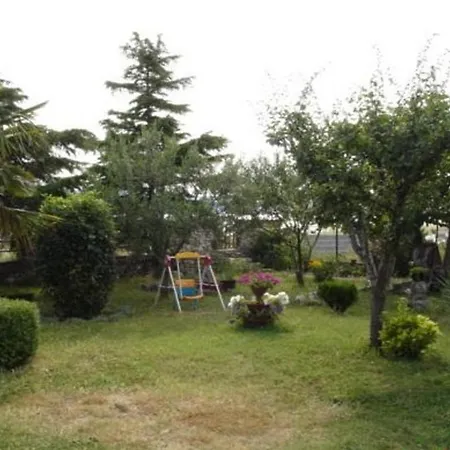 Dvor - 20 M From Beach Appartement *