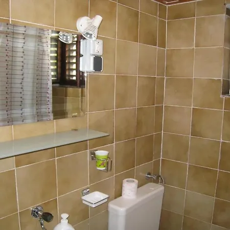 Dvor - 20 M From Beach Appartement *